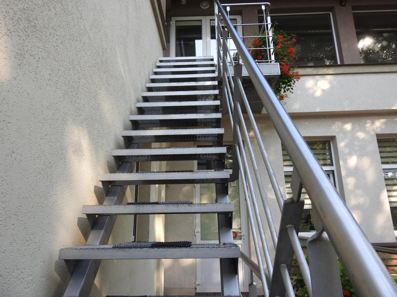 Vienibas Prospekts 6 Apartment ยูร์มาลา ภายนอก รูปภาพ